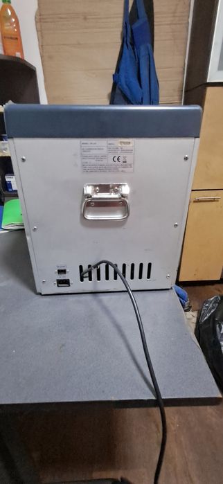 Vând frigider 12/24 v