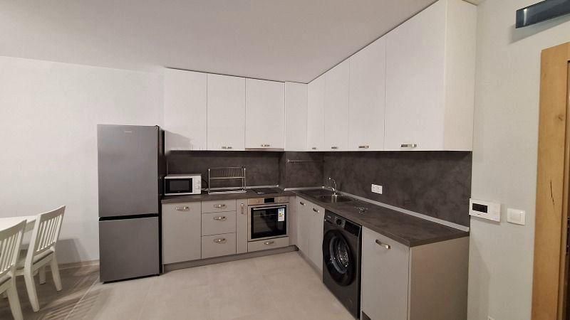 Дава се под наем Двустаен апартамент в София, Студентски град - 76 кв.м за 698.19 € - Снимка #3