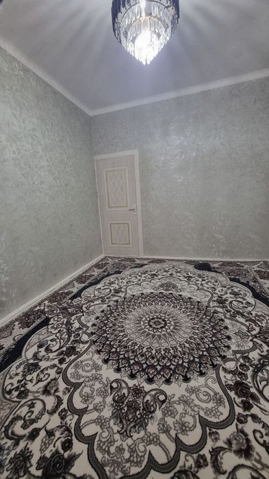 6 mkr da kvartira sotiladi 2 xonalik 2 etaj 60k vadrat