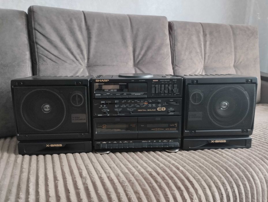 Японский кассетник с акустикой Sharp GX -CD60HT