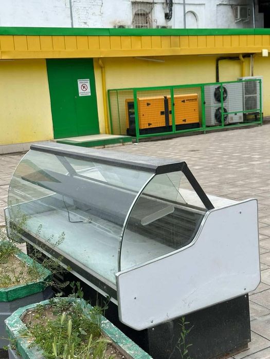 Витрина холодильник