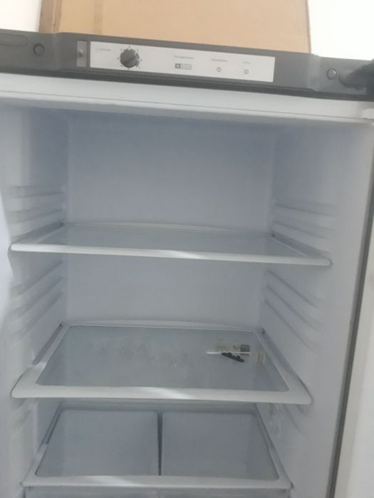 Muzlatgich sotiladi holati yaxshi