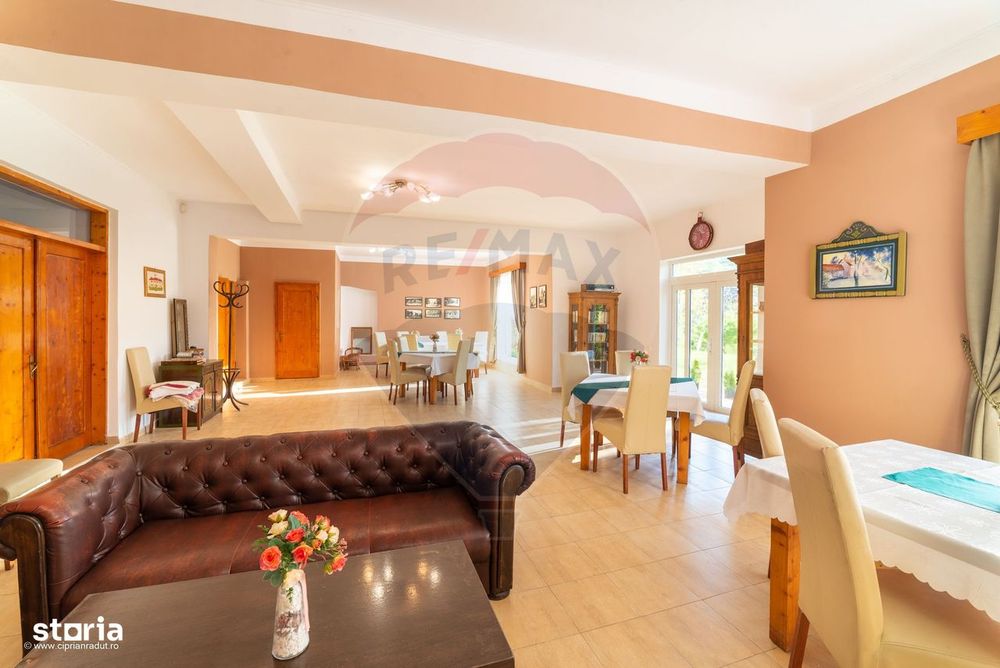 Hotel / Pensiune cu 16 camere de vânzare