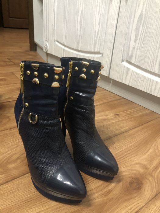 Versace женские ботильоны