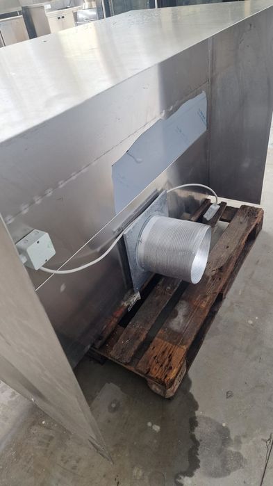 Продавам професионална аспирация-отдушник, чадър/аспиратор/