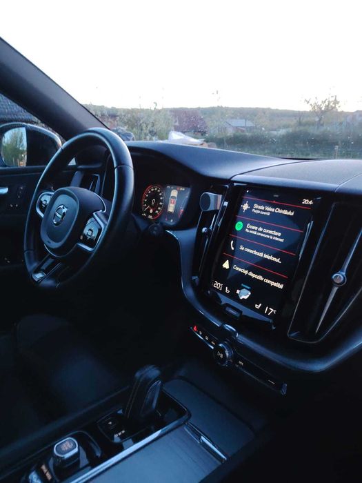 Vand Volvo XC60, an fab. 2020, R designe