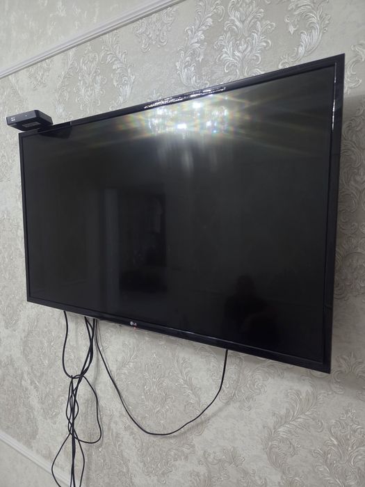 Телевизор LG,110 дюймой