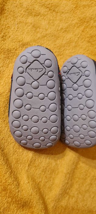 Ghetute bebe Clarks marimea 18