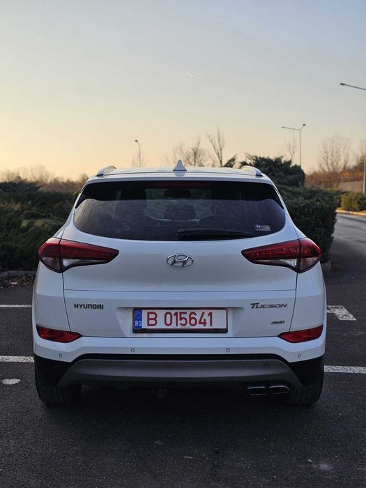 Hyundai Tucson 2.0 CRDi 4x4/Jante+Anvelope Iarna/Revizie/RAR/Istoric