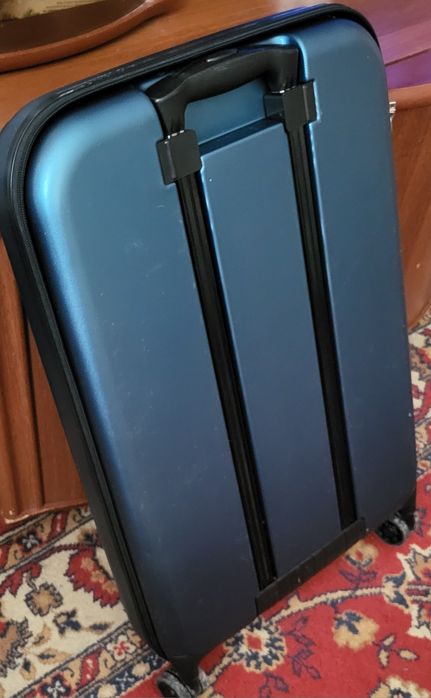 Ультротонкий чемодан