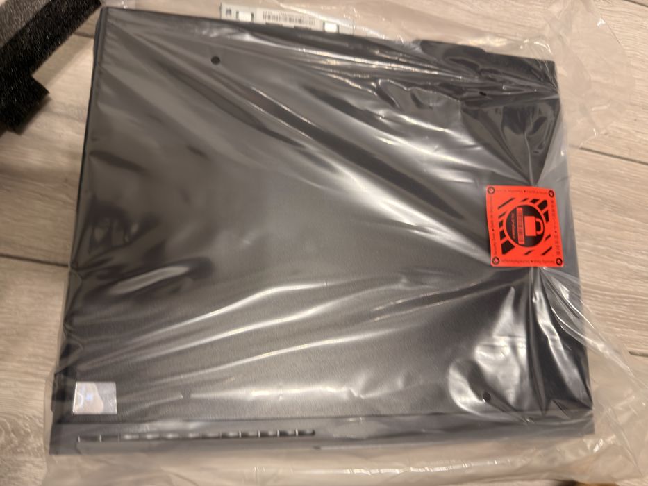 PC Lenovo Thinkcentre I3 gen14 + monitor Lenovo 24” IPS noi, sigilate