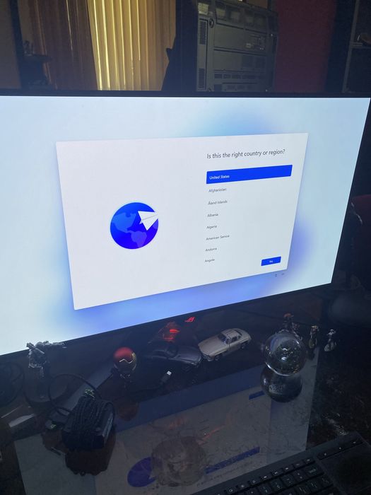 ROG godlike PC and monitor
