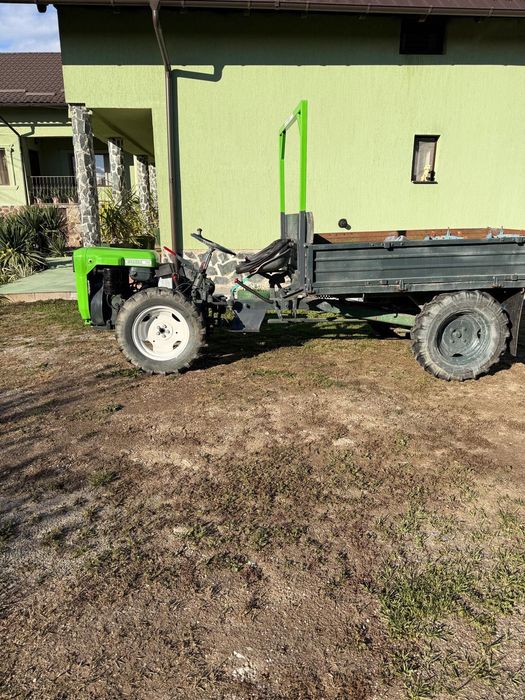 Vând tractoraș Ferrari 4x4