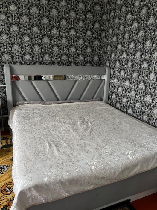 Спальный гарнитур б/у