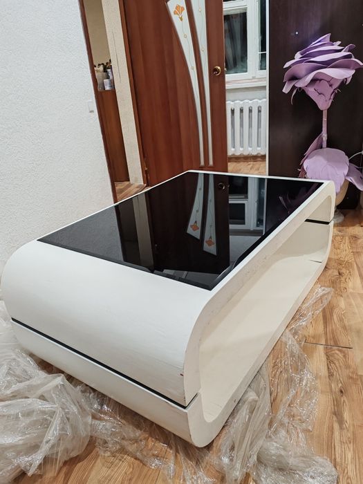 Журнальный столик