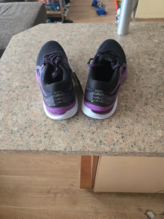 Маратонки Asics 39 номер