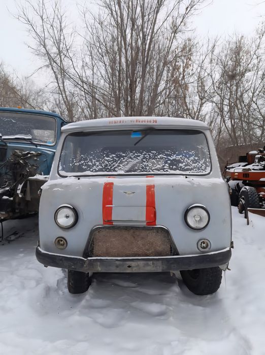 Автомобиль УАЗ-2206