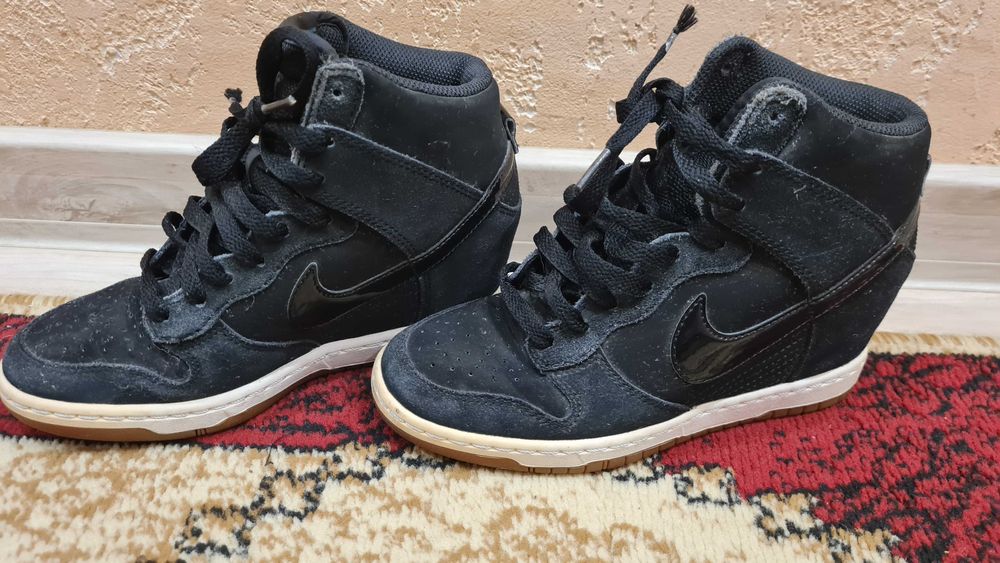 Дамски велурени кецове