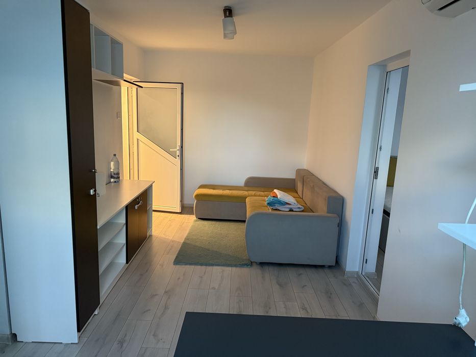 Inchiriez apartament