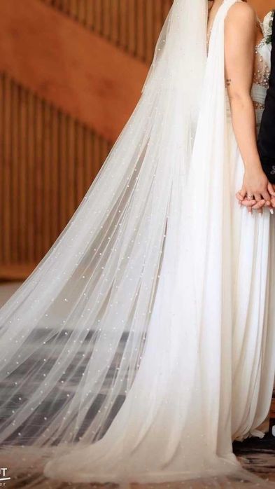 Rochie mireasa cusuta manual cu perle + voal cu perle (marime 34/36)