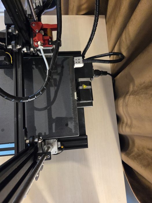 Imprimanta 3d  Creality Ender 3 v2