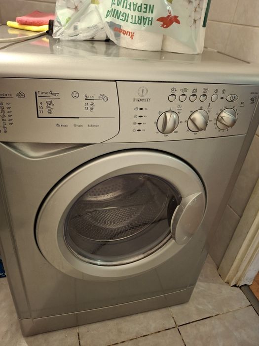 Masina de spălat indesit
