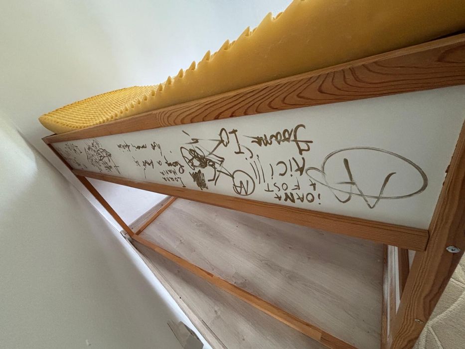 Pat reversibil  Kura  de la Ikea