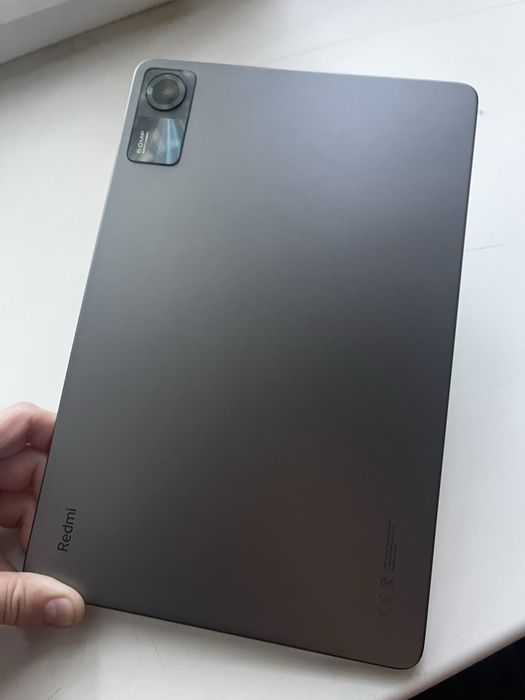 Продам планшет Redmi SE
