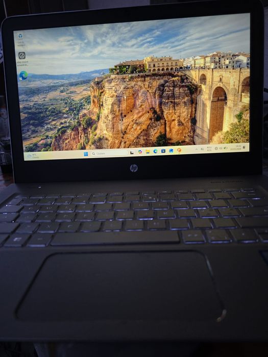 Laptop performant funcțional,in stare f buna i5,video 4g,8g RAM,ssd,w