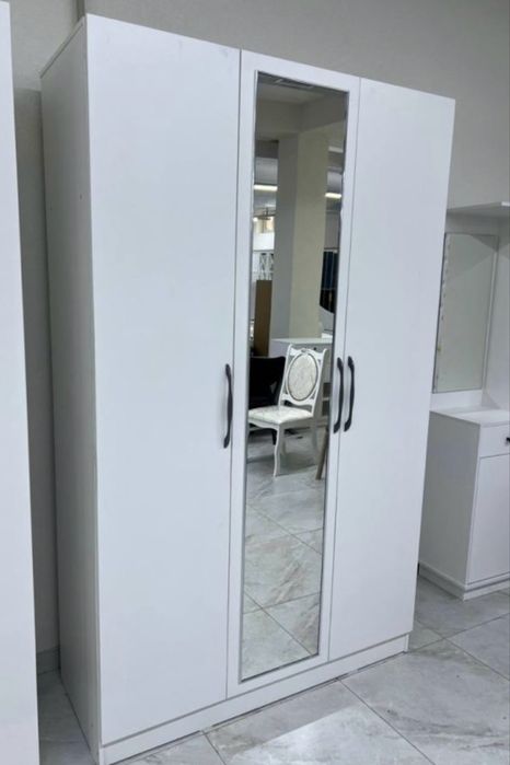 Срочно Продаю Шкаф для одежды