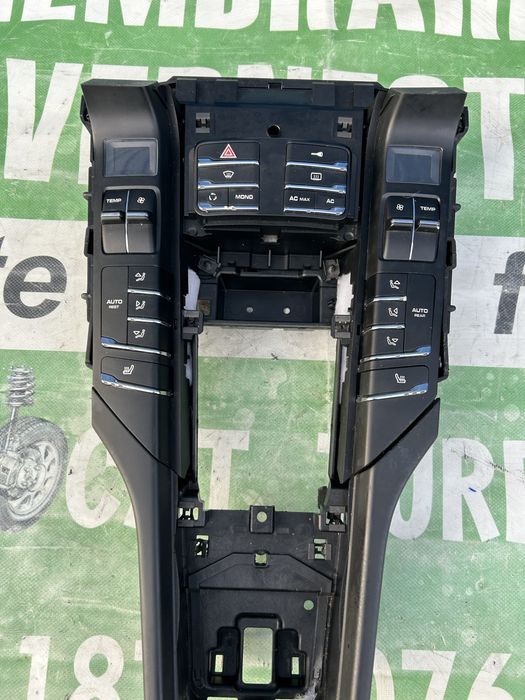Panou central  comenzi Porsche Cayenne 2012