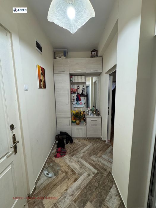 Продава се Двустаен апартамент в Враца, Център - 67 кв.м за 876 €/кв.м - Снимка #4