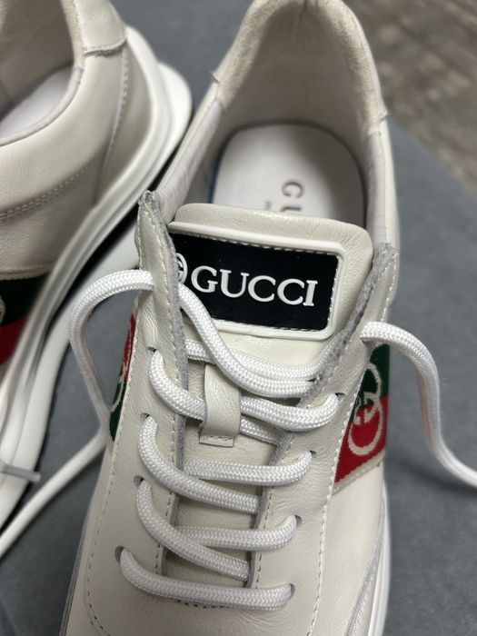 Продам женские кроссовки GUCCI