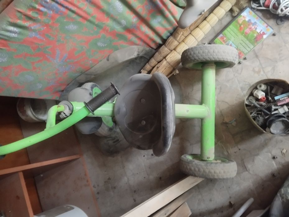 Велосипед трёхколёсный