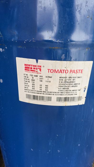 Butoaie pentru cereale, din tabla cu capac si cerc 200 litri.