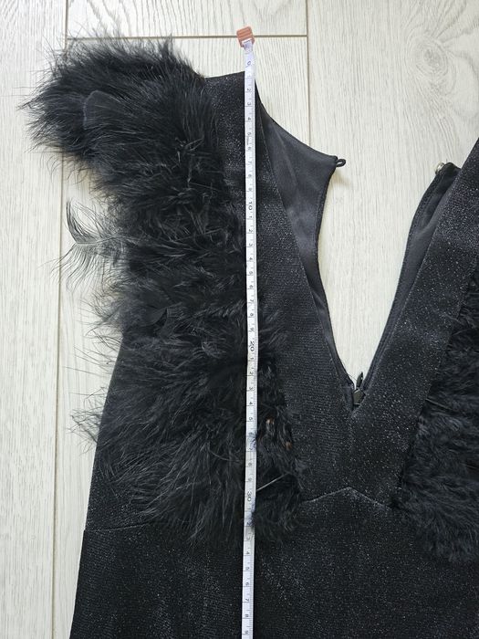 Rochie cu pene neagra