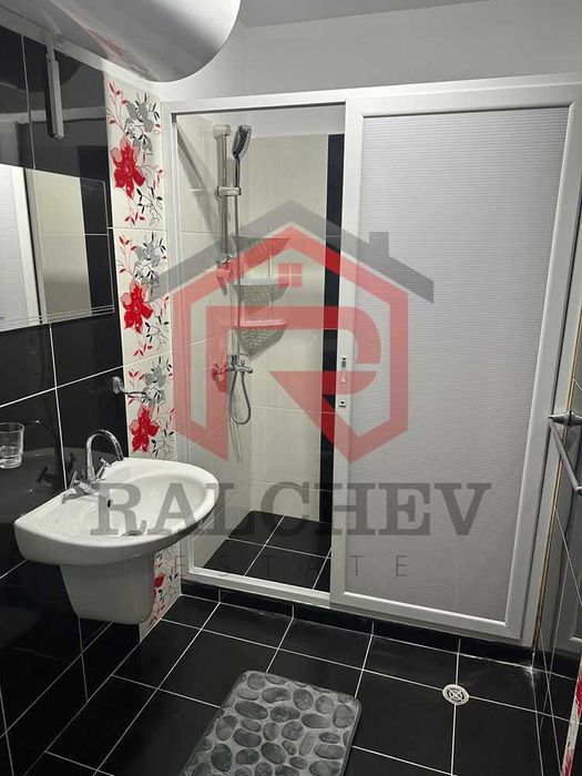 Дава се под наем Тристаен апартамент в Варна, Трошево - 85 кв.м за 598.23 € - Снимка #2