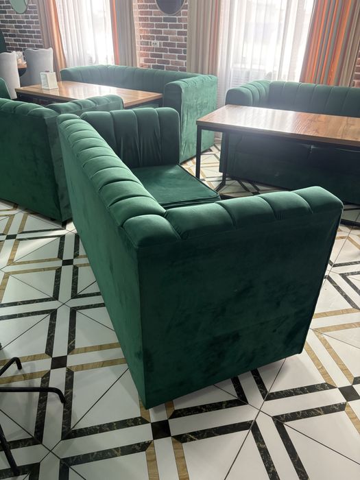 Диван , стол для ресторан кафе