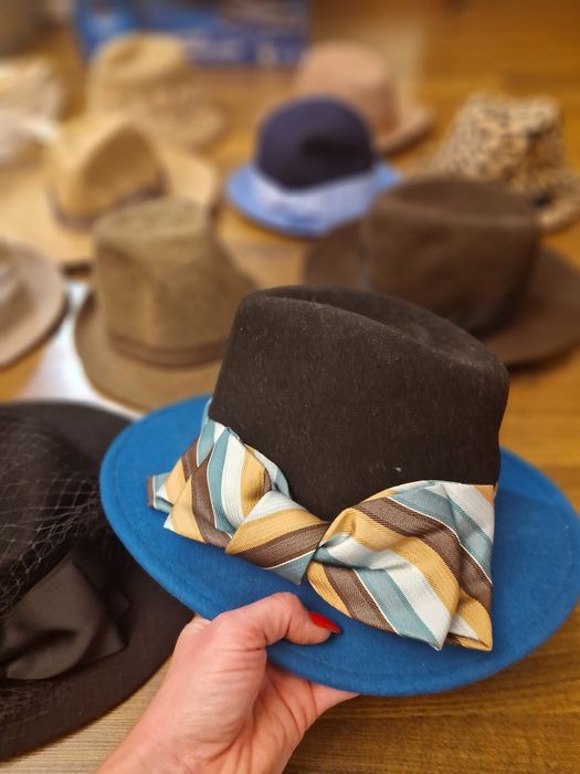 Lot pălării, noi, din lână, lichidare stoc, pălării frumoase.