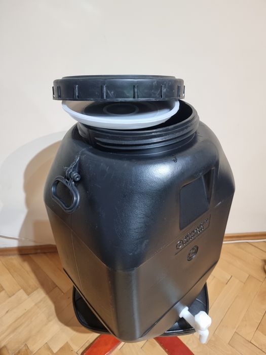 Бидони 60л. Двоен капак.