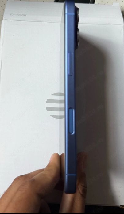 iPhone 16 - 128 GB Ultramarine