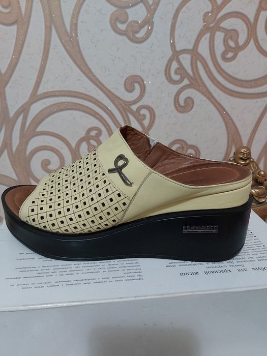 Шлепанцы новые а