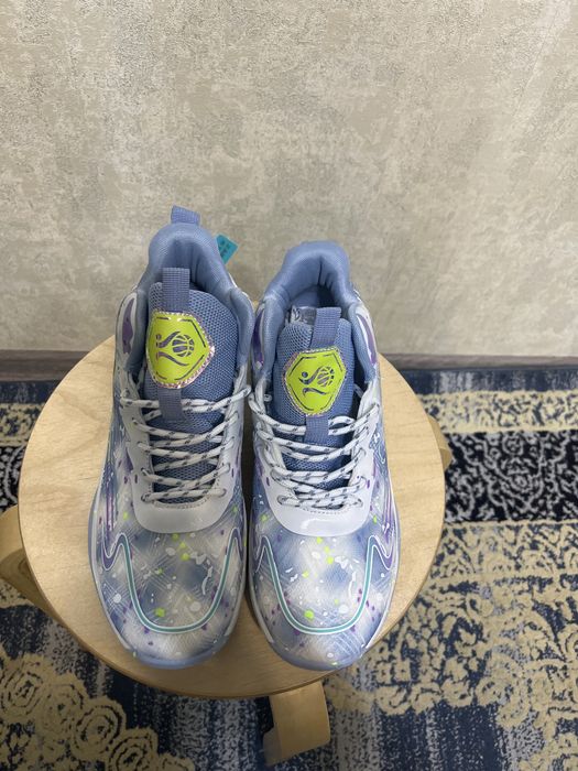 Кроссовки баскетбольные