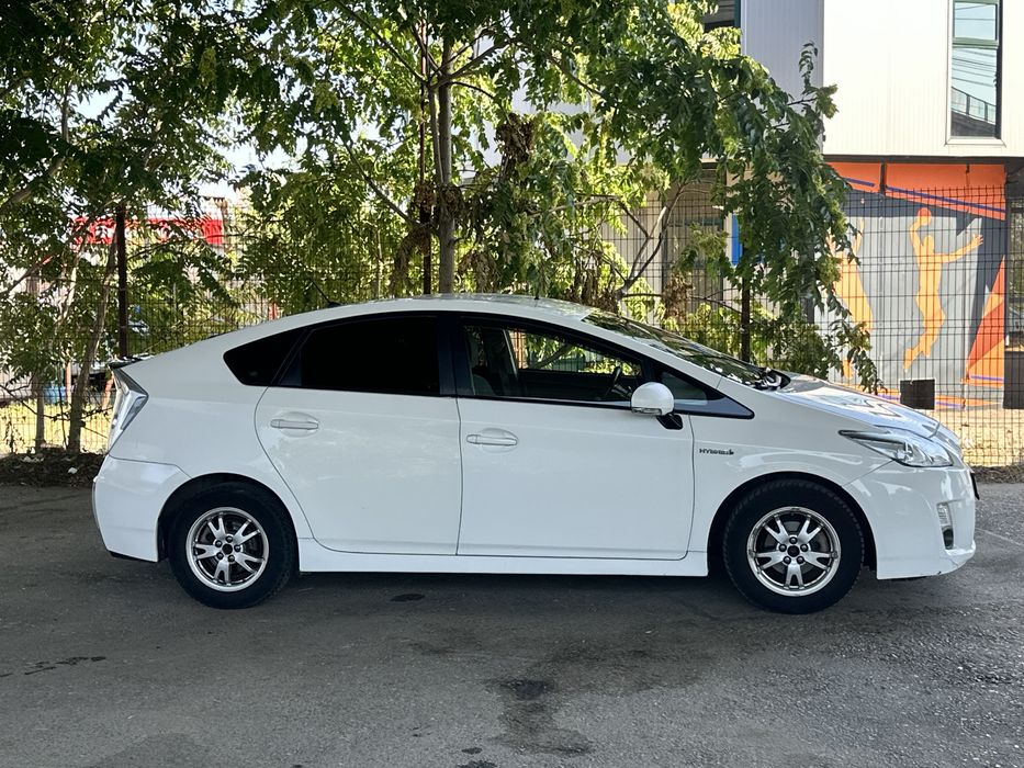 Vand Toyota Prius Hybrid 2012 Facelift