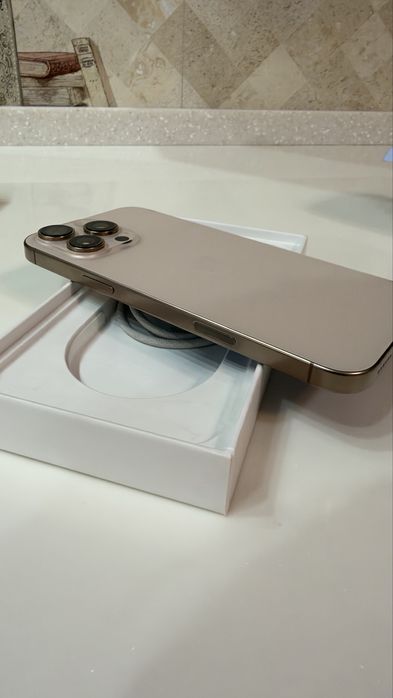 iPhone 16 Pro Max 256 ГБ Desert Titanium