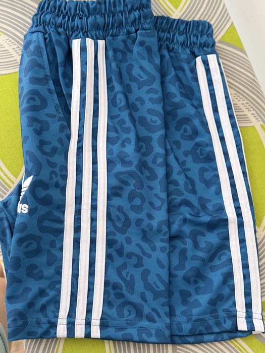 Pantaloni scurti