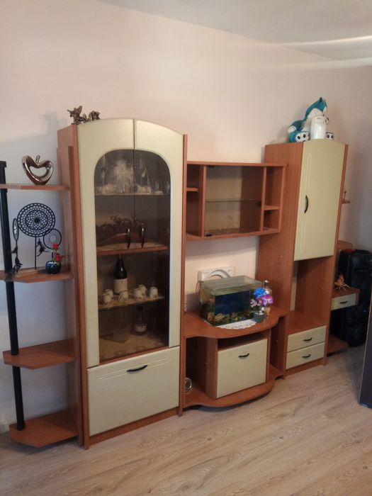 Холна секция запазена.