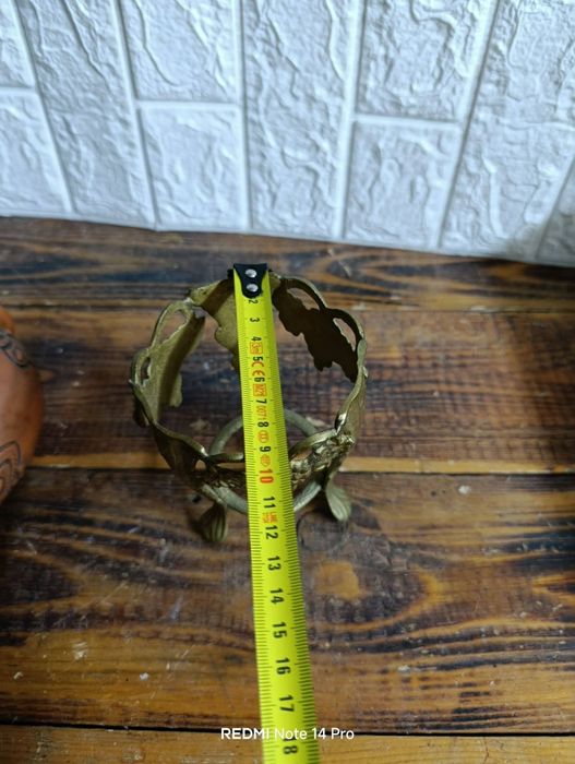 Стар бронзов плътен обков със малка делва