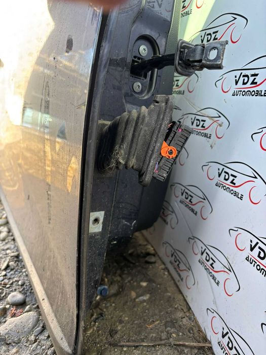 Usa stanga/dreapta Volkswagen Scirocco an 2009