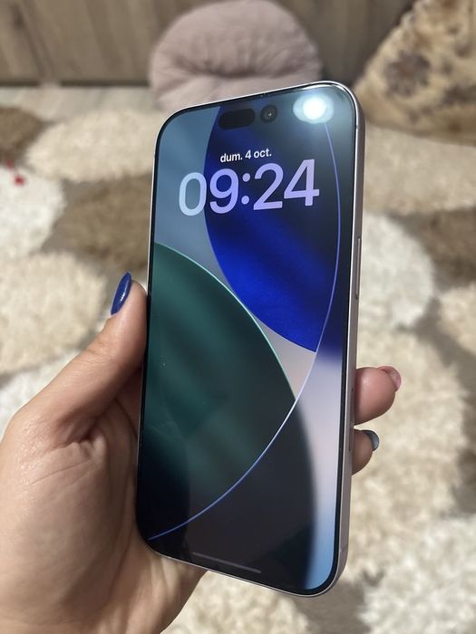 Vând iPhone 17 256Gb Lavander ca nou